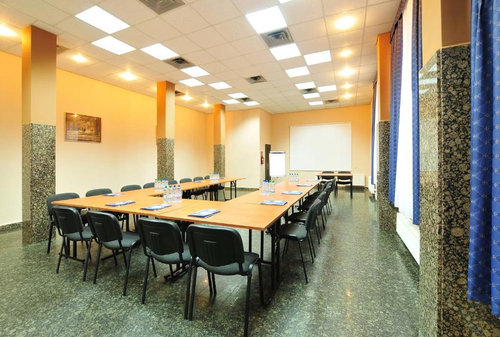 奥希尔瓦鲁兹科维兹纳公寓式酒店 Rząsawa 外观 照片